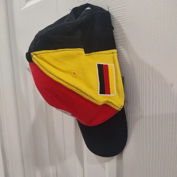 Snapback - Picture 2 of 2